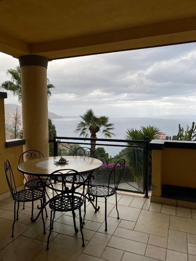 Taormina Bella Vista Apartment In Center With Pool By Taormina Holidays Exterior foto